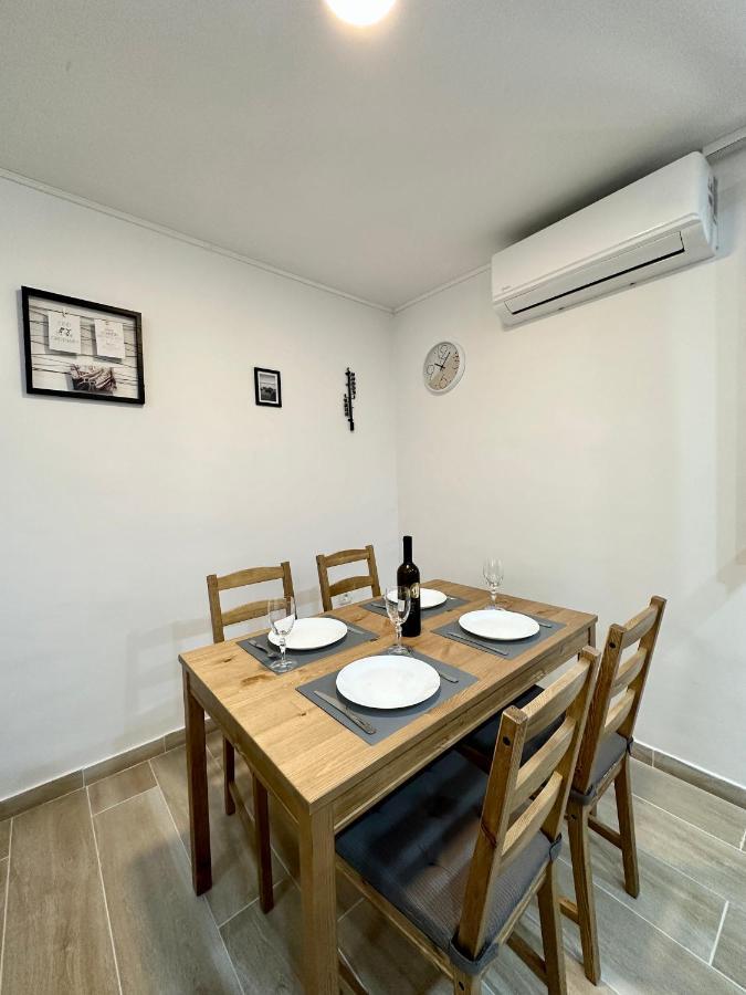 Apartment House Varos *